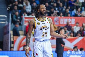 开云体育官网-面对旧主表现还可以！威尔斯8中6高效拿到16分1板