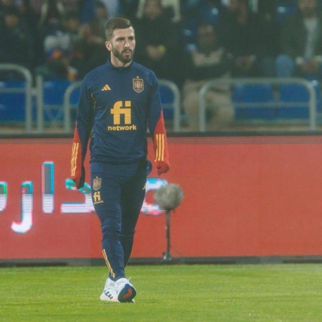 西班牙第1左后卫伤别世界杯，又从巴萨挖人真的好？