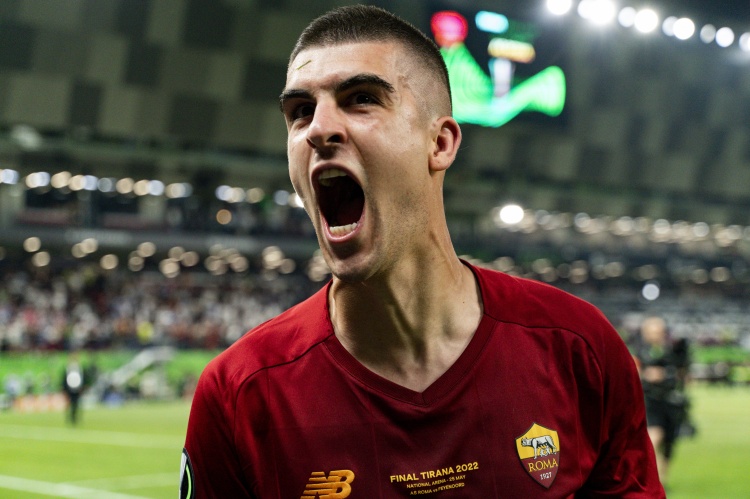 开云APP-罗体：曼奇尼赛后怒摔面具发泄，此前还指责队友切利克未及时沟通