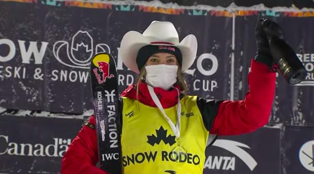 卡尔加里站谷爱凌夺冠收官2021 赛前经历人在囧途